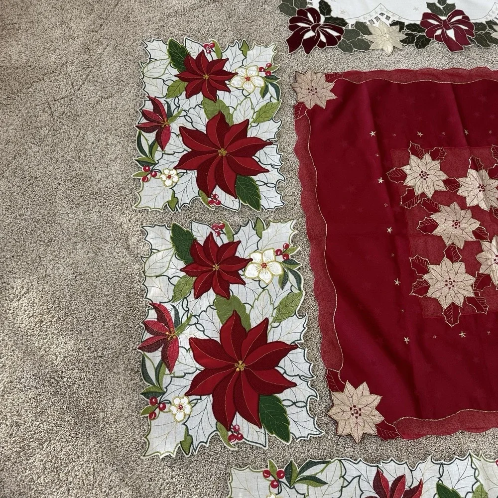 Lot Vintage Christmas Cutwork Embroidered Tablecloth Runner Placemats Poinsettia